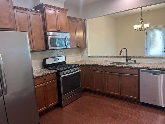 Building Photo - 2108 Chipley Dr