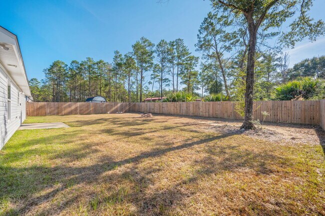 Building Photo - 68 Iris Ln