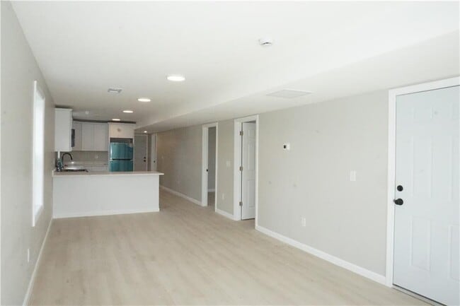 Building Photo - 359 Willard Ave