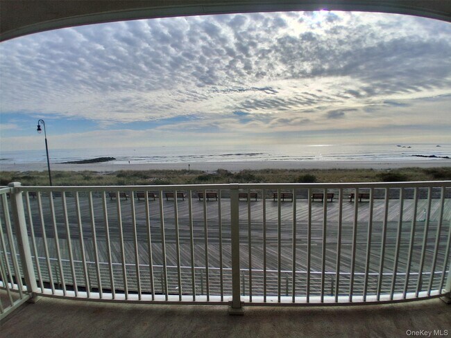 Building Photo - 250 Shore Rd