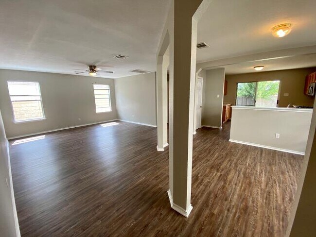 Building Photo - 17817 Majestic Elm Ln