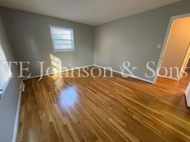 Building Photo - 3826 Barkwood Dr