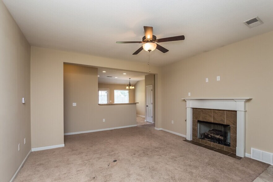 Building Photo - 2733 Sapper Ln