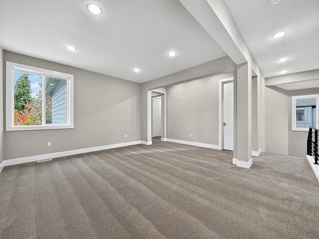 Building Photo - 2821 Garden Ave N