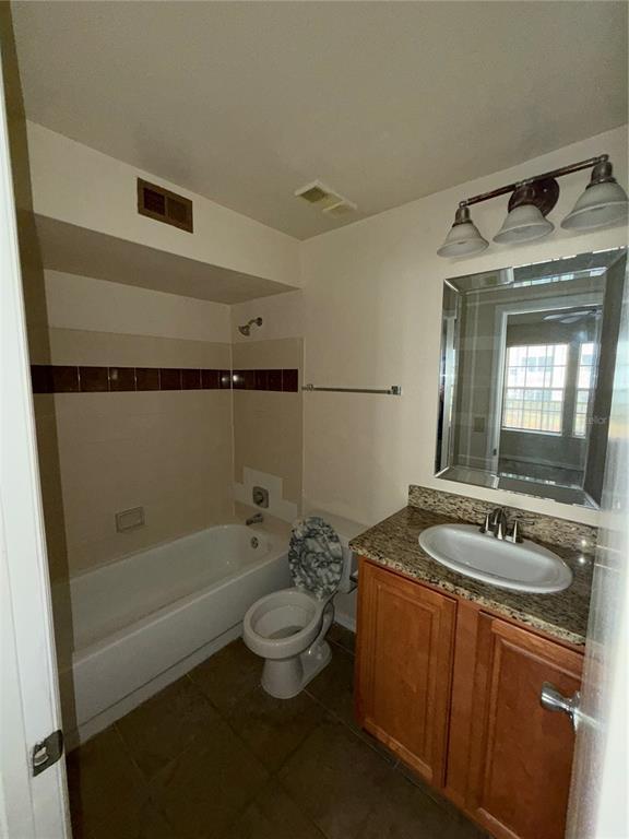 Building Photo - 6148 Westgate Dr