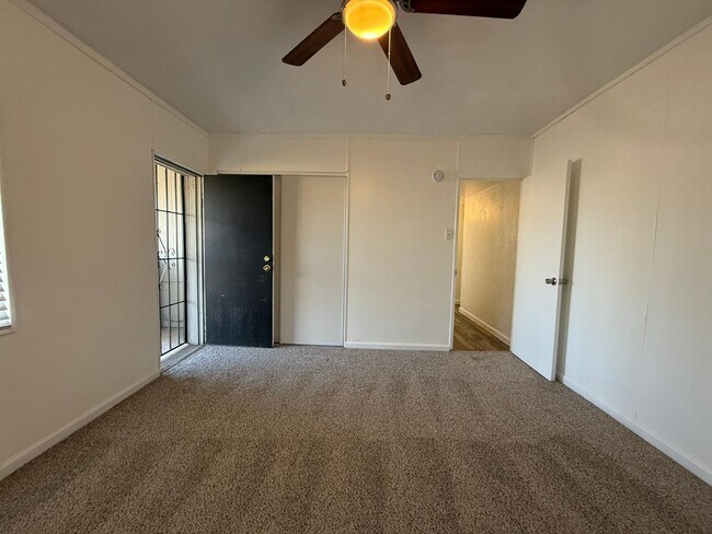 Building Photo - 3422 E Taylor St