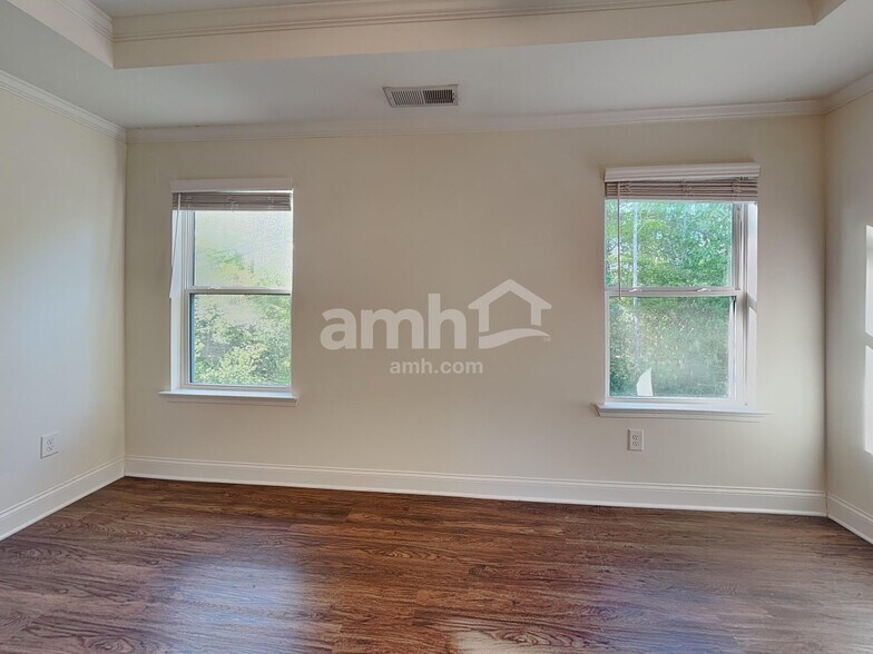 Building Photo - 2496 Napa Valley Dr