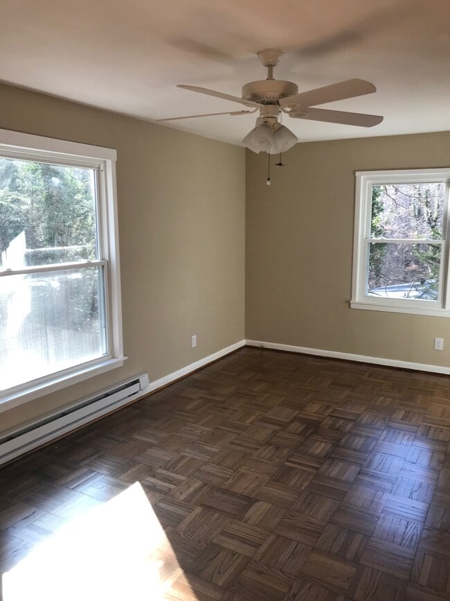 Building Photo - 217 Morehead St