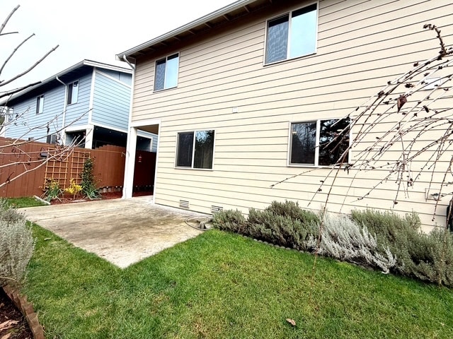 Building Photo - 298 NE Tronson Cir