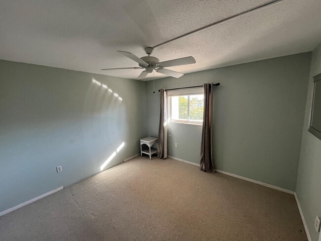 Building Photo - 995 La Guna Dr