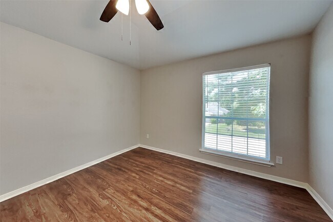 Building Photo - 738 Levi Bend
