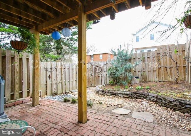 Building Photo - 3009 20th Ct S