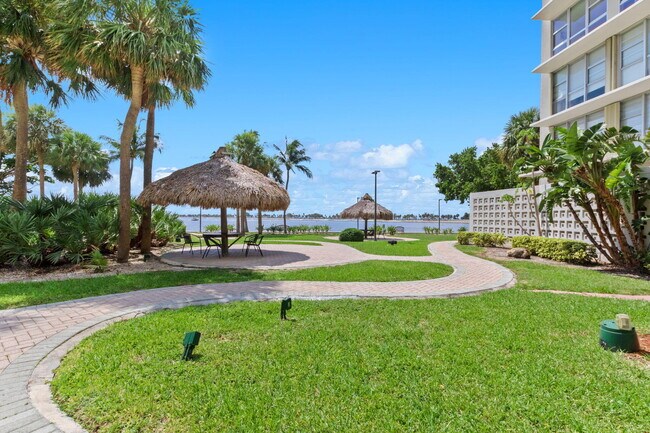 Building Photo - 2451 Brickell Ave