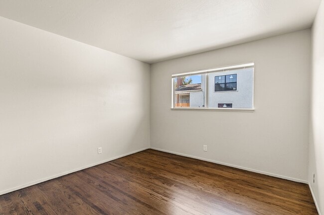 Building Photo - 1545 166th Ave
