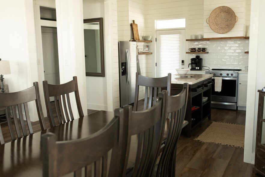 Building Photo - 2119 Loretta Parker Lane