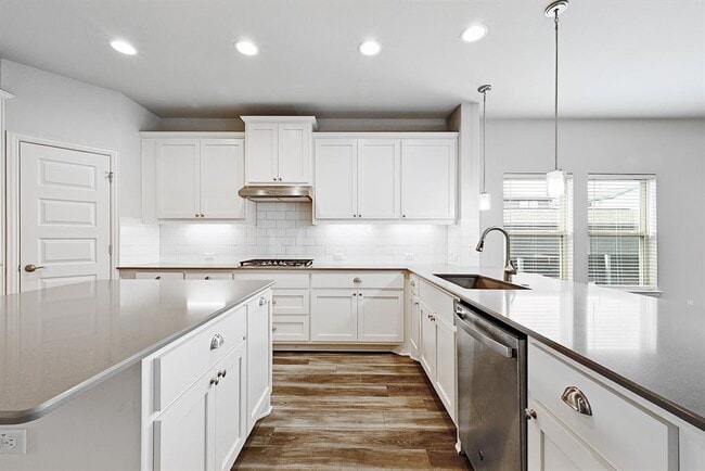 Building Photo - 8816 Mina Dr