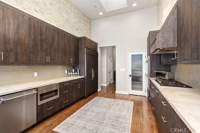 Building Photo - 24536 Santa Clara Ave