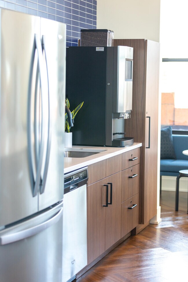 Building Photo - 1150 Griswold St