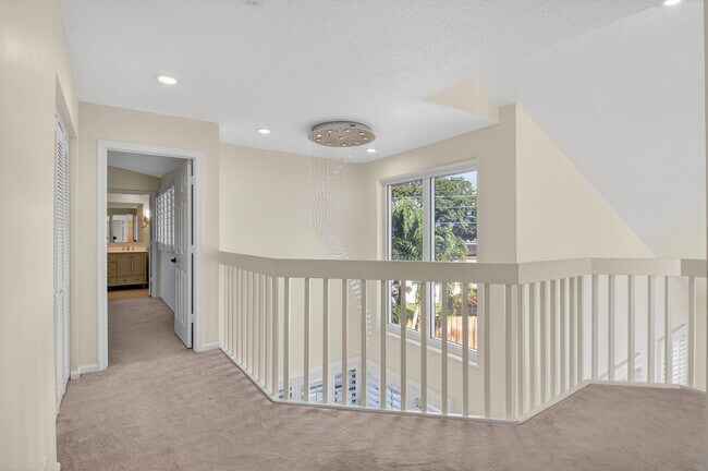 Building Photo - 4517 NW 5th Ave