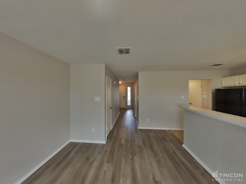 Building Photo - 1532 Pine Ln