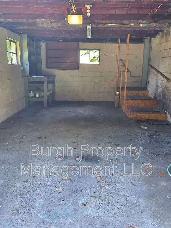 Building Photo - 286 Thompsonville Rd