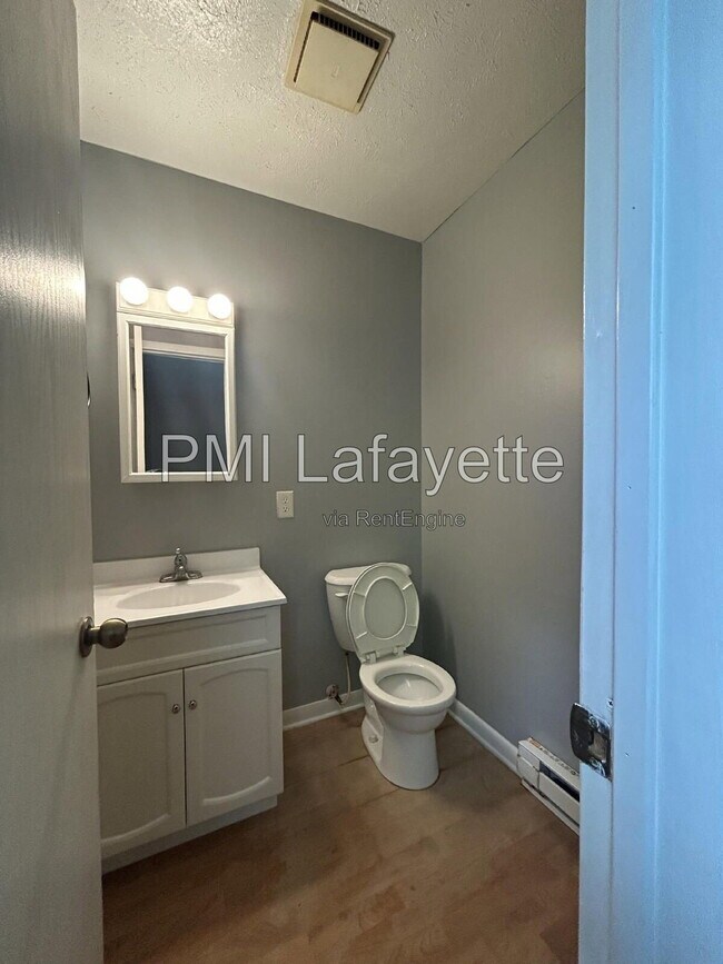 Building Photo - 141 Tomahawk Ln