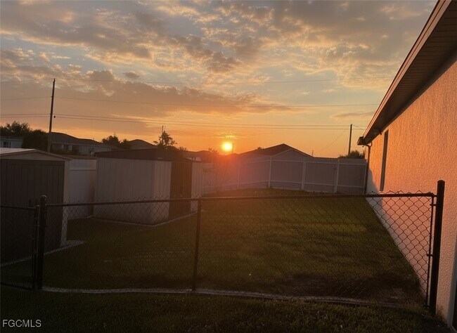 Building Photo - 1923 NW 10th Ave