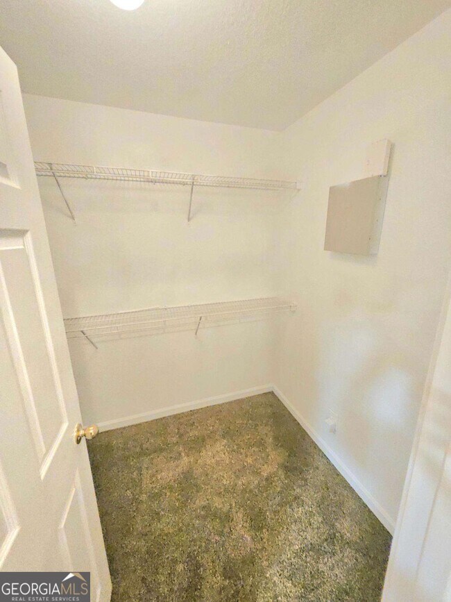 Building Photo - 322 Brookview Dr