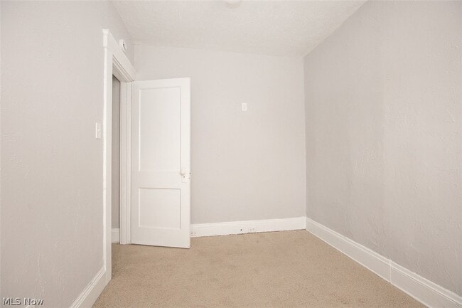 Building Photo - 4953 E 106th St