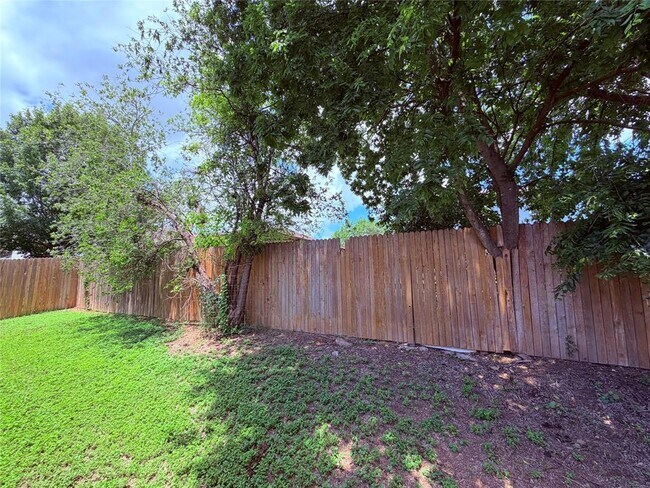 Building Photo - 225 Cibolo Creek Dr