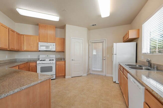 Building Photo - 1316 Milano Dr