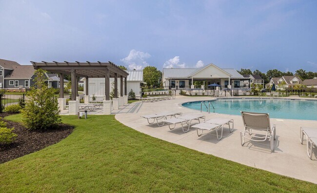 Building Photo - Like New Home in Evans