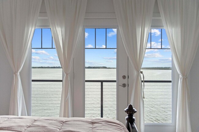 Building Photo - 516 Secretariat Dr