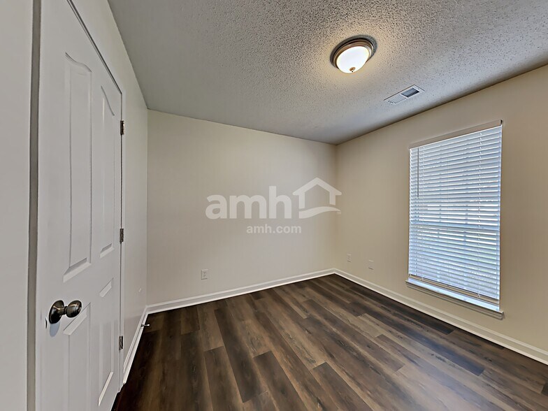 Building Photo - 2383 Bethany Dr