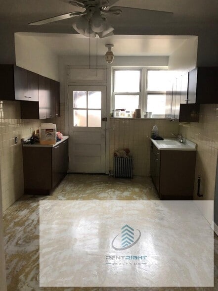 Building Photo - 3454 N Kedvale Ave