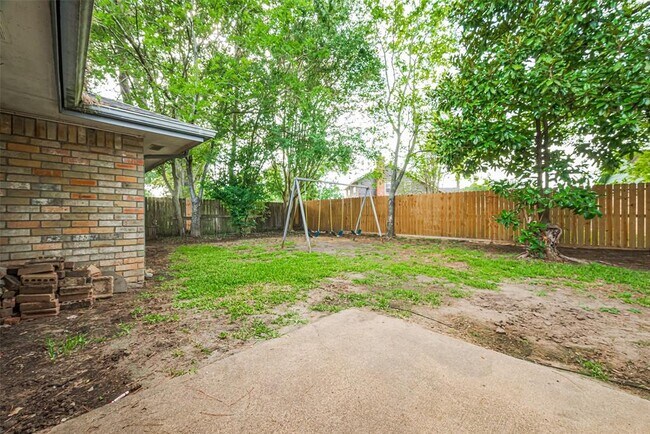 Building Photo - 15238 Ensenada Dr