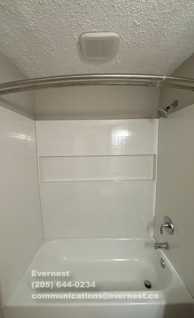 Building Photo - 3623 Bolamo Dr