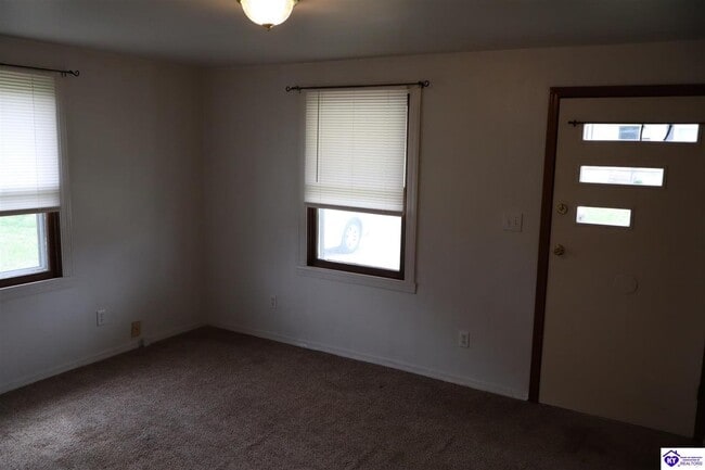 Building Photo - 316 Church St