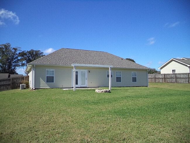 Building Photo - 105 County Rd 740
