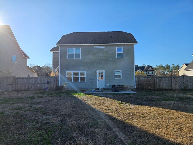 Building Photo - 211 Breakwater Dr