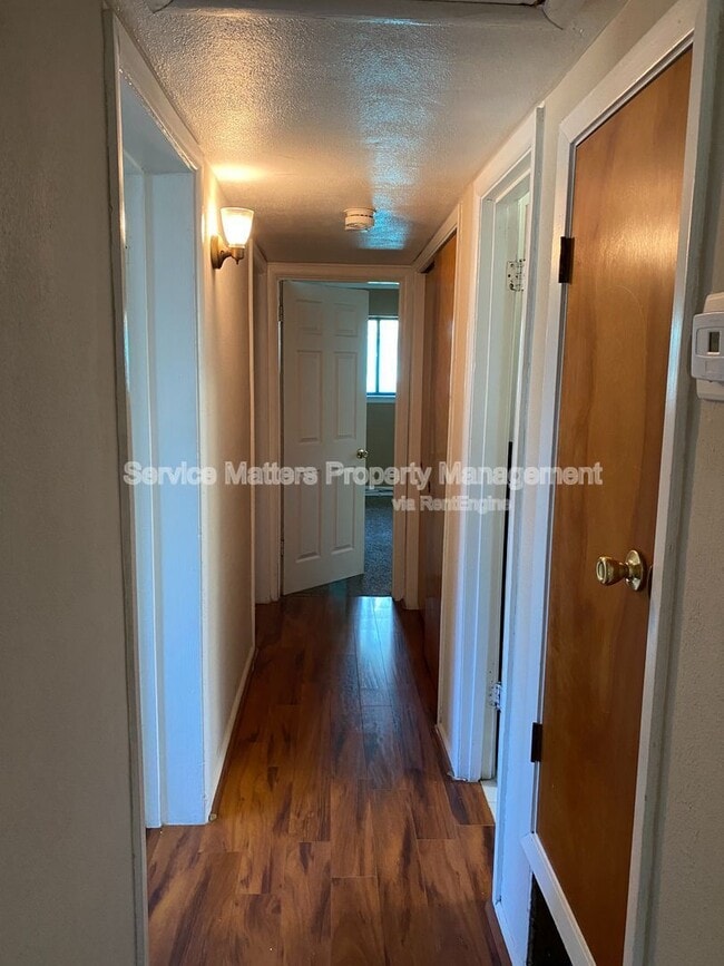 Building Photo - 707 Boxwood Dr