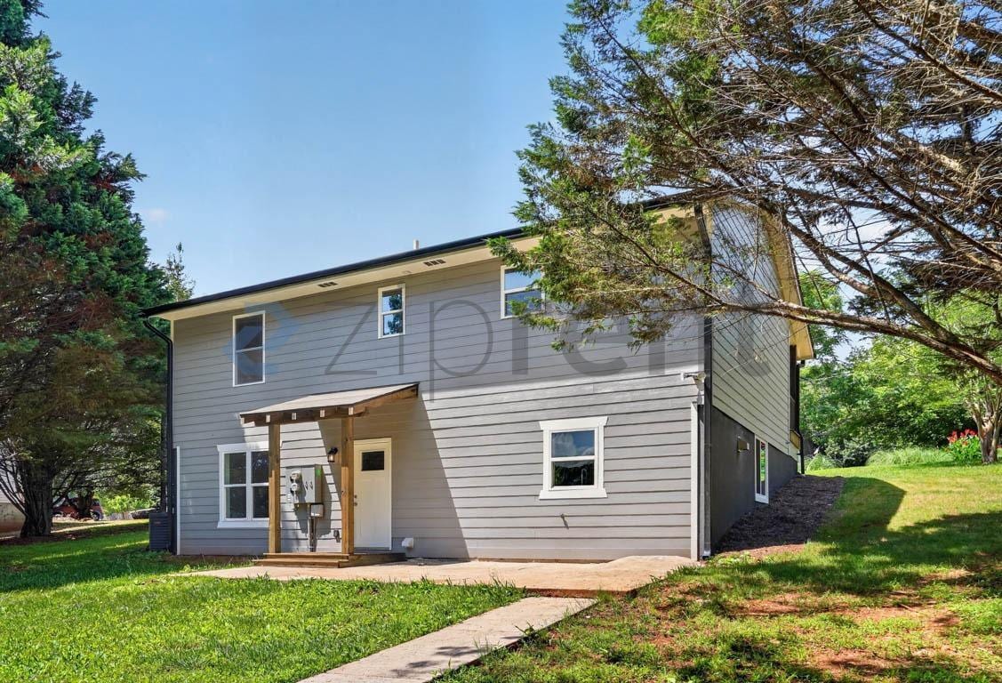Building Photo - Unit 2
