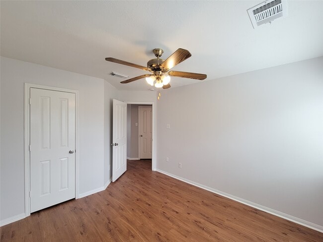 Building Photo - 6730 Wide Creek Dr