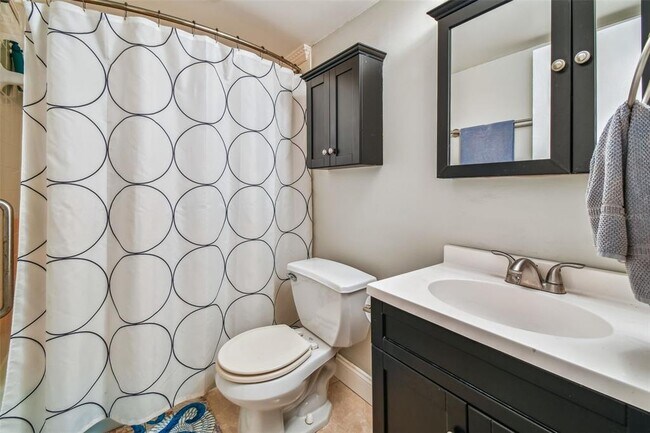 Building Photo - 255 Dolphin Point
