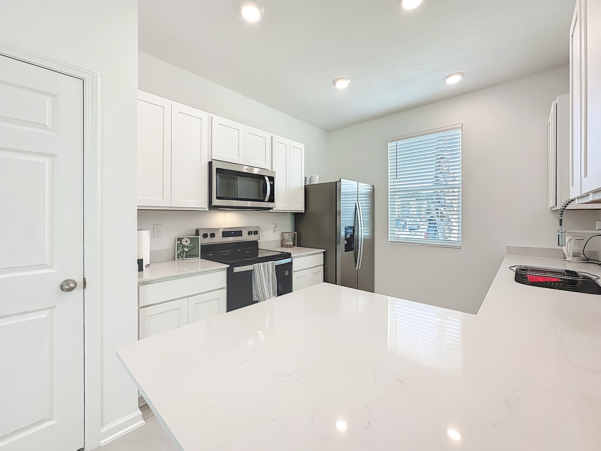 Building Photo - 53 Palmones St