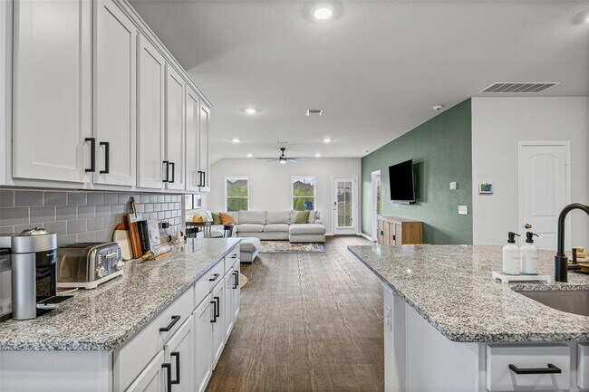 Building Photo - 20120 Andrew Johnson Dr