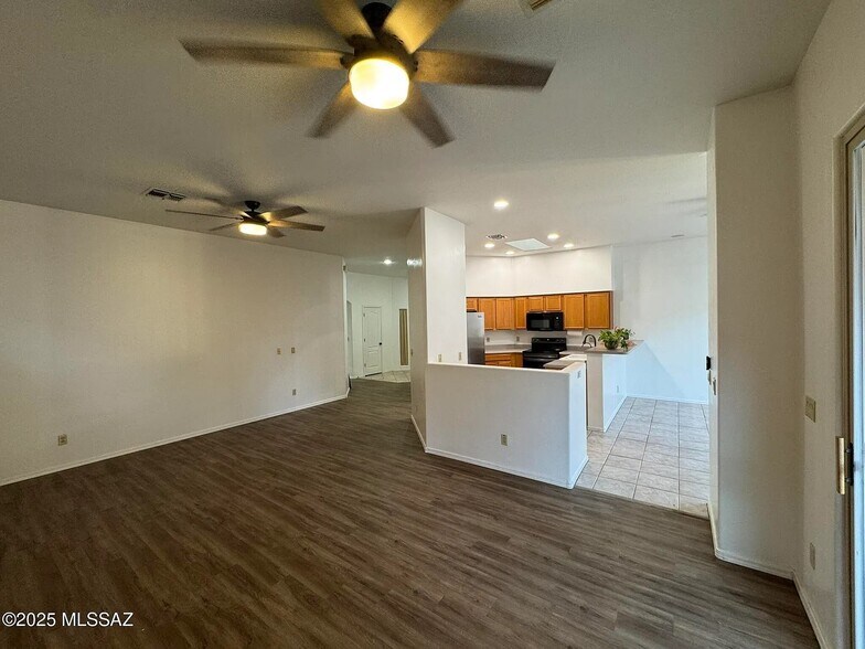 Building Photo - 7456 E Placita del Espiritu