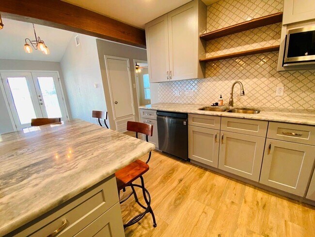 Building Photo - 13000 Pollard Dr