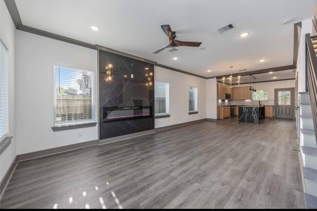 Building Photo - 8018 Attwater St