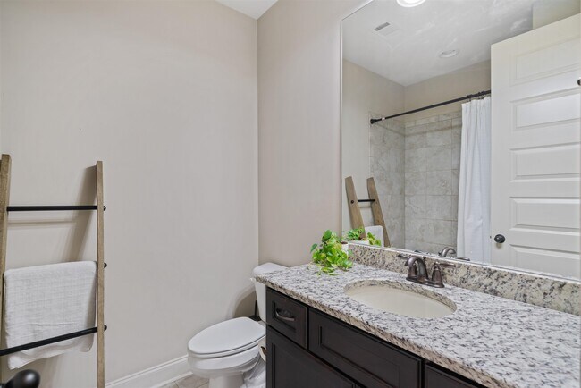 Building Photo - 4513 Chestnut Hill Dr